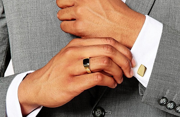 Кольцо на мизинце: значение ношения колец на этом пальце для мужчин и женщин